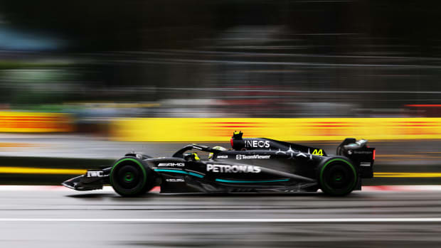Mercedes - Lewis Hamilton